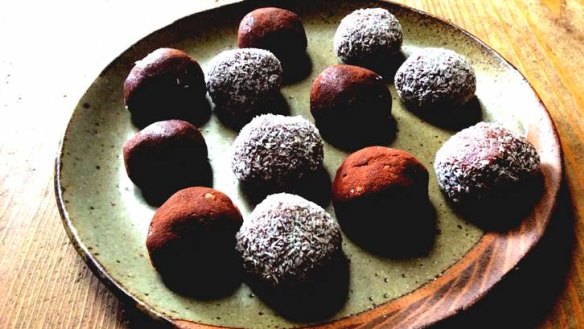 Raw hemp seed chocolate fudge balls are a high-protein snack.