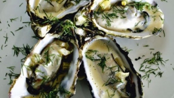 Steamed oysters with fennel