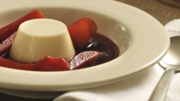 Panna cotta with spiced red wine soup