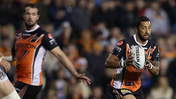 Benji Marshall drifts across the field.