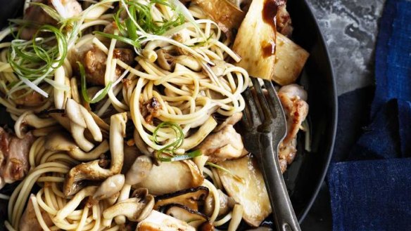 Wonderful Japanese pasta: Wafu spaghetti with chicken and mushroom.