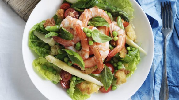 Salad of king prawns, asparagus and peas.