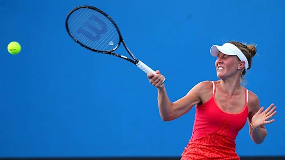 Rogowska advances to second round