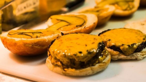 American-style smashed burger patties at Cheekyburger.