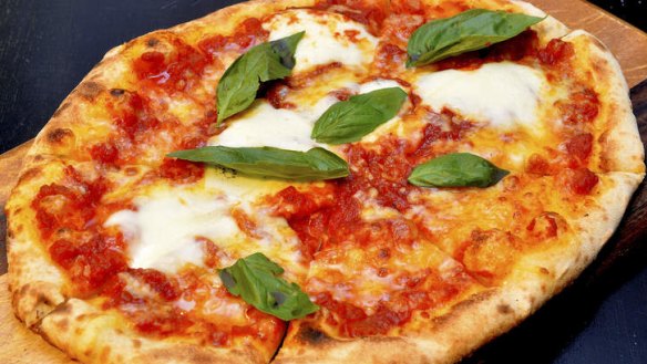 Coppa Spuntino's margherita pizza passes the test.