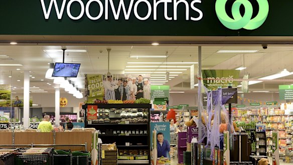 Woolworths says there won't be any shortage of potatoes after the collapse of a big supplier, while Coles says it can't be blamed because Oakville Produce is not a material supplier.