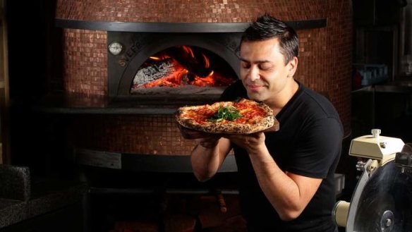 Johnny Di Francesco from Melbourne's 400 Gradi restaurant has been recognised as one of the world's best pizza makers in a competition in Parma, Italy.