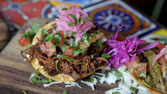 Chica Bonita cafe: Pulled Pork and salad bowl.