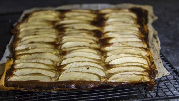Crackly apple tart.