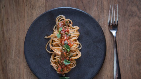 Puttanesca-ish pasta: Arlechin's midnight spaghetti.