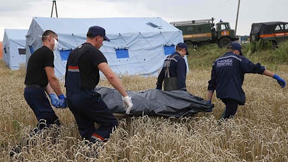 Donetsk region: Members from the OSCE Monitoring Mission are concerned that the movement of bodies is being undertaken by unknown personnel.