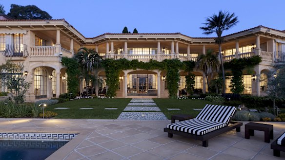 This $39 million Point Piper mansion has been illegally purchased by China's 15th richest man.