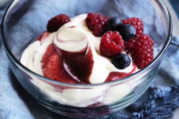 Lemon and berry cream.