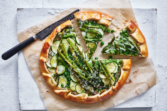 Spring vegetable tart with asparagus, peas and zucchini.