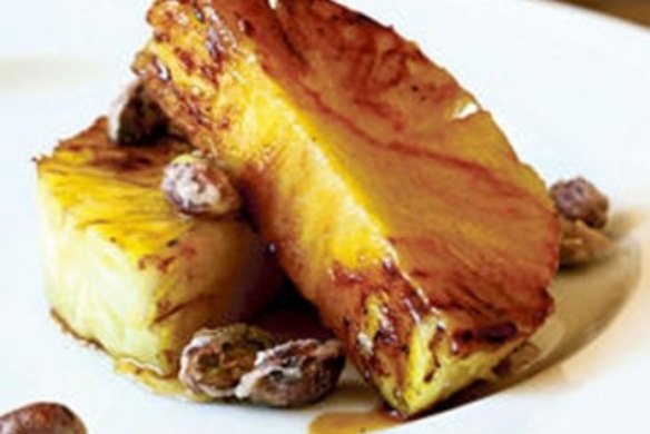 Barbecued honey pineapple