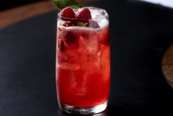 The flavours of raspberry and juniper give the Courtside Cooler its unique flavour.