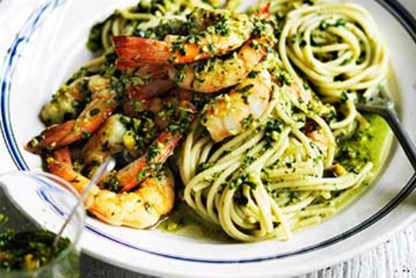 Spaghetti with prawns, basil and pistachios.