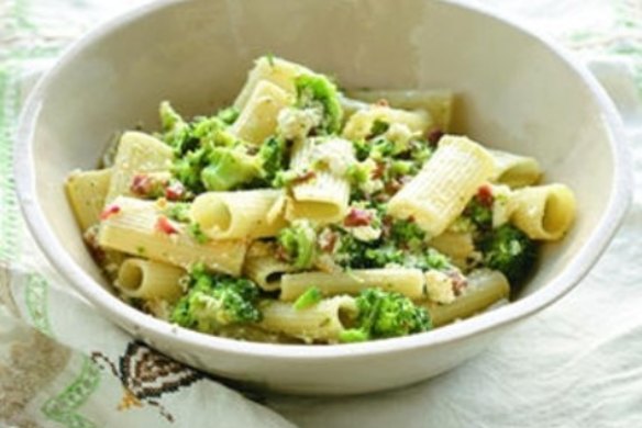 Rigatoni with broccoli, olives and pine nuts