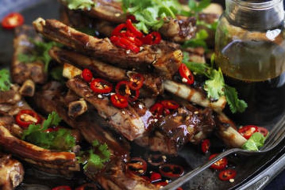 Yunnan barbecue spare ribs with black vinegar sauce