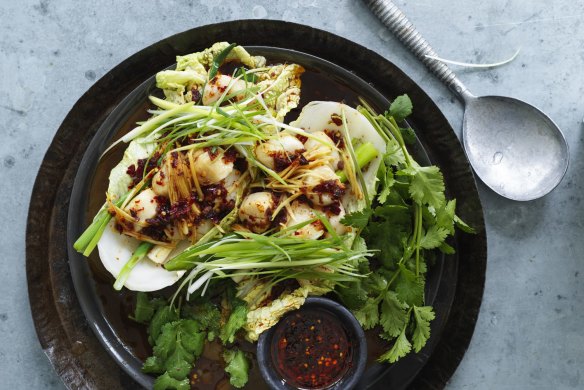 Steamed scallops with chilli and black vinegar.