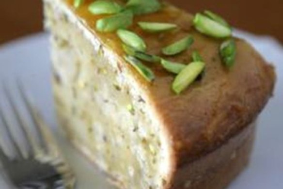 Pistachio, vanilla and lemon cake
