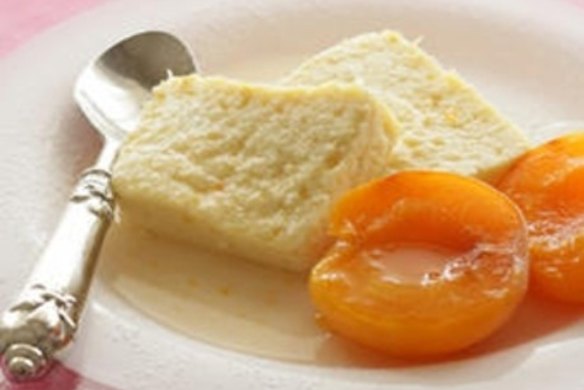 Baked vanilla ricotta with apricots