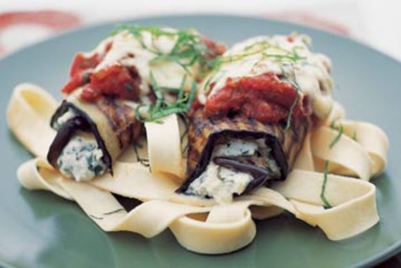 Eggplant rolls with pasta.