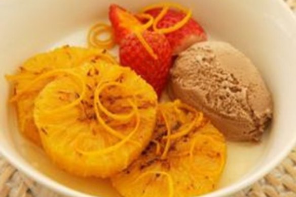 Grilled Grand Marnier oranges with chocolate ice-cream