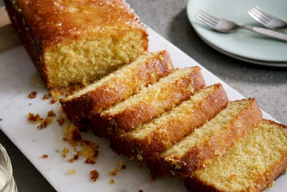 Lemon, semolina and olive oil cake.