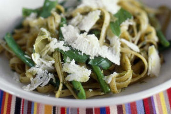 Pesto tagliatelle with green beans.