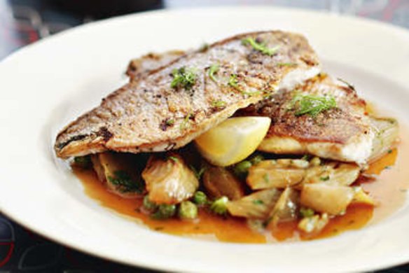 Fish with fennel and peas.