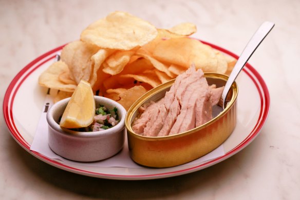 The tin of tuna belly with crisps. 