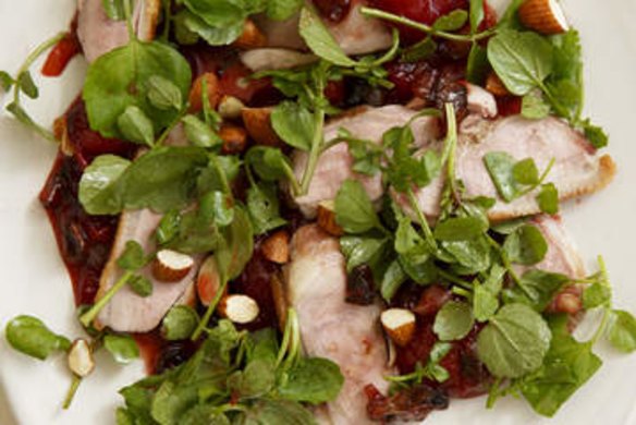 Sweet and sour duck salad with plums and almonds, Camorra.