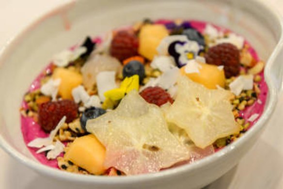 Hunter's Roots cafe. Dragon Fruit smoothie bowl.