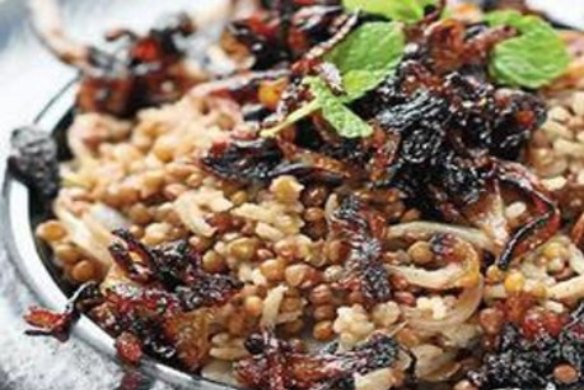 Middle Eastern lentils and rice with blackened onions