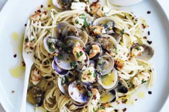 Spaghetti with prawns, clams and chilli.