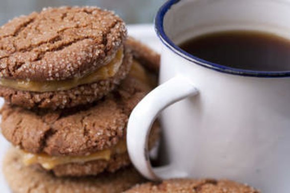 Ginger nuts with butterscotch cream.