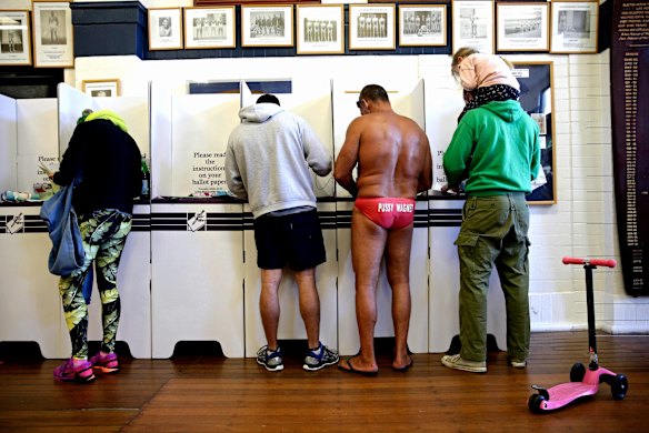 People cast their vote at Bondi for the 2016 federal election.