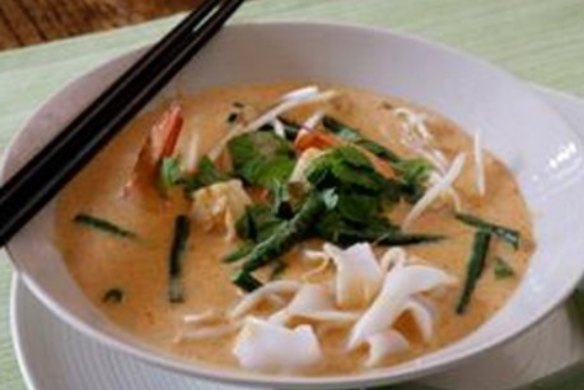 Quick snake bean and prawn laksa