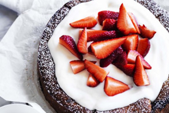 Strawberry and yoghurt cake.