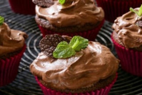 Chocolate mousse cupcakes with mint