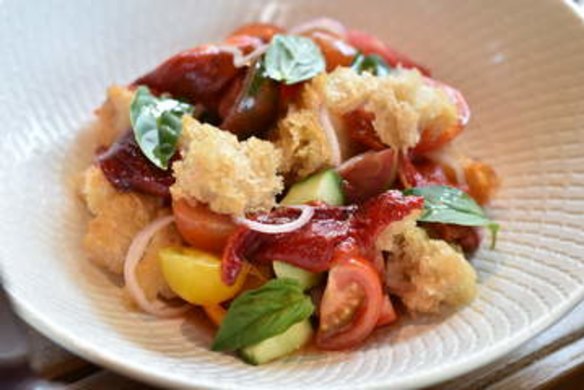 Panzanella salad