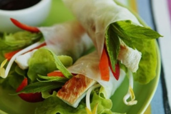 Chicken and rice paper rolls