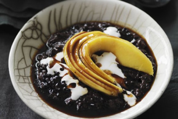 Black sticky rice with mango and coconut cream