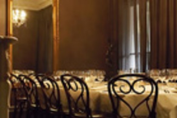 Lynchs-dining-room_th