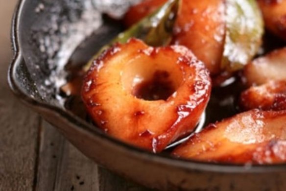 Pears braised with red wine