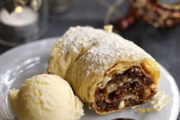 Italian Christmas strudel