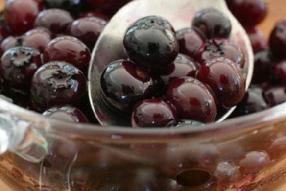 Little spiced blueberry cheesecakes