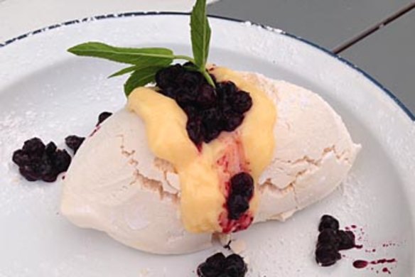 Deconstructed pavlova.