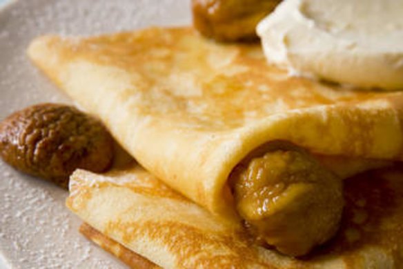 Crepes with vanilla chestnuts and orange cream.